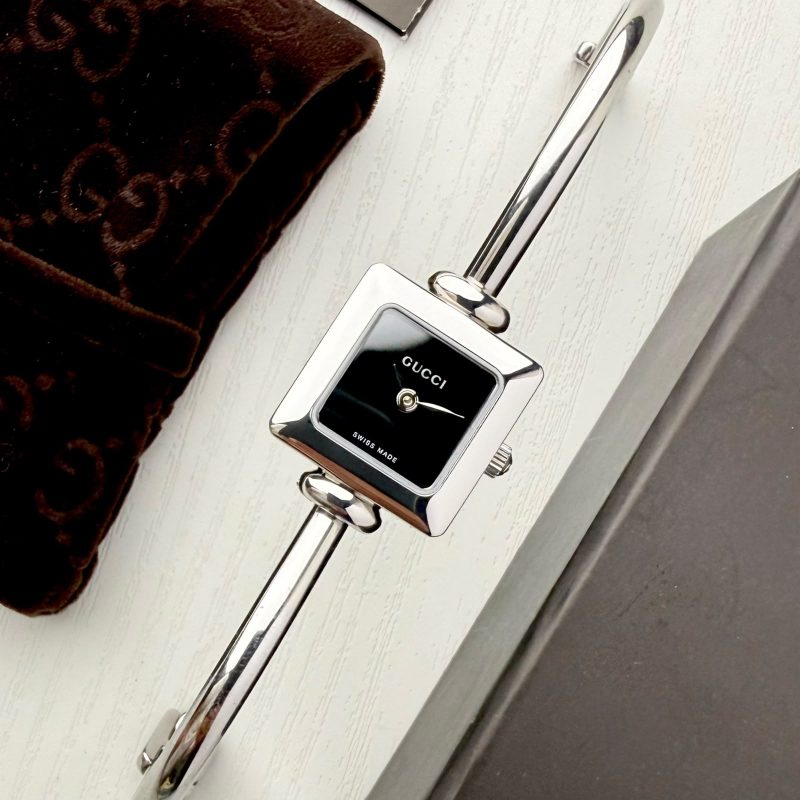 Gucci Square Bangle Black Enamel Vintage🖤✨